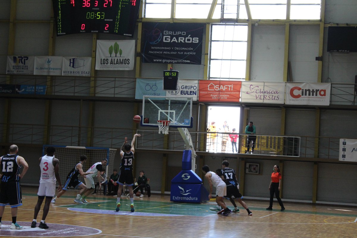FExB's tweet photo. #CopaExtremadura Masculina

Ya puedes leer la crónica 📝 y disfrutar de las imágenes 📸 de la Copa de Extremadura que se disputó este fin de semana, con triunfo del @BB_Badajoz sobre @CPBoscoMerida 

📰 https://t.co/zzC1Lvv9OO 

📷 https://t.co/1wrvblheI0

#BaloncestoExtremadura https://t.co/vHlj7mLyaR