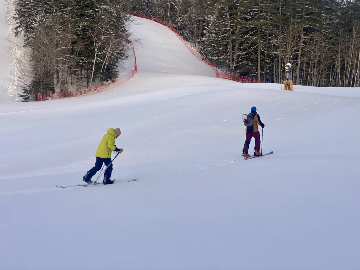 "From the prodigious hilltops of New Hampshire..." - Martin Luther King, Jr. 

These uphill early risers couldn't wait to get first tracks on the 5" we received overnight! For the latest, visit kingpine.com/the-mountain/s… 👑🌲⛷️ #MLKDay #FreshPow #GetIt
Read less