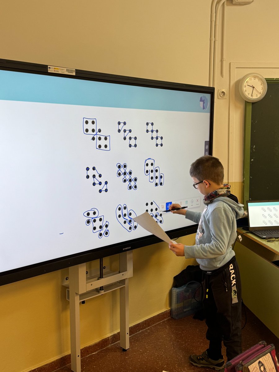 EscolaDuraniBas's tweet photo. PROJECTE MATEMÀTIC "FLORENCE". ➕
L'alumnat de 4t ha iniciat el projecte "Florence" amb una primera sessió dedicada a la subitització, una habilitat per comptar punts a ull nu sense necessitat de comptar-los un a un. Els infants estan molt motivats per continuar aprenent!👏 https://t.co/35VVQJ236h