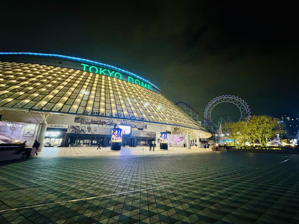 mikitylibe0129's tweet image. ラルクhyde生誕祭👑最高だった😭
さっき東京ドーム通って余韻に浸った🥺
ラルクとGLAYの新聞も最高😆✨
ドームから遠いドトールのマーケティングに拍手。アイディア出した方にボーナス出すべき👍
hydeさんの『会いたい人に会いに行け』
ほんまその通り🙏✨
#LArcenCiel 
#hyde生誕祭
#GLAY
#ドトール