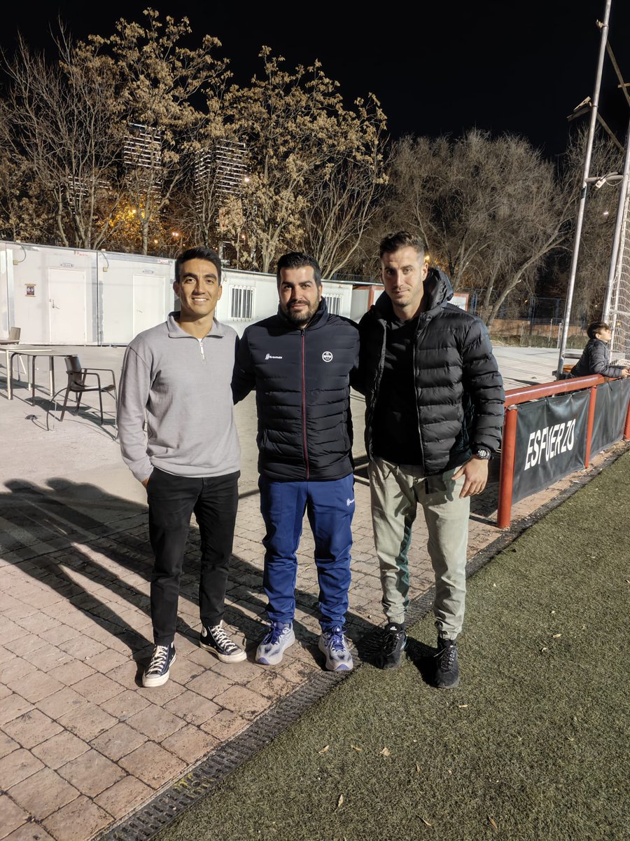 El pasado domingo se recuperó la iniciativa del tercer tiempo con Daniel Rivera del <a href="/UnionAdarve/">AD Unión Adarve</a> "B" y David Aguilar del <a href="/robledo_cf/">Robledo CF</a> junto a <a href="/Pika2011/">Pika</a>

Ambos comentaron y analizaron el partido que les enfrentó en Vereda de Ganapanes demostrando un gran Fair Play entre compañeros