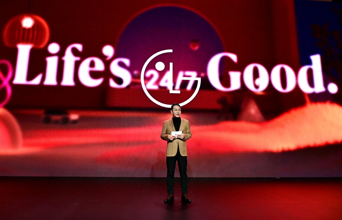 En el #CES2025, el evento de LG Worls Premiere, LG presento su vision de experiencias personalizadas por IA con el concepto Life’s Good 24/7 with Affectionate Intelligence. 
 #LG #Innovación #IA