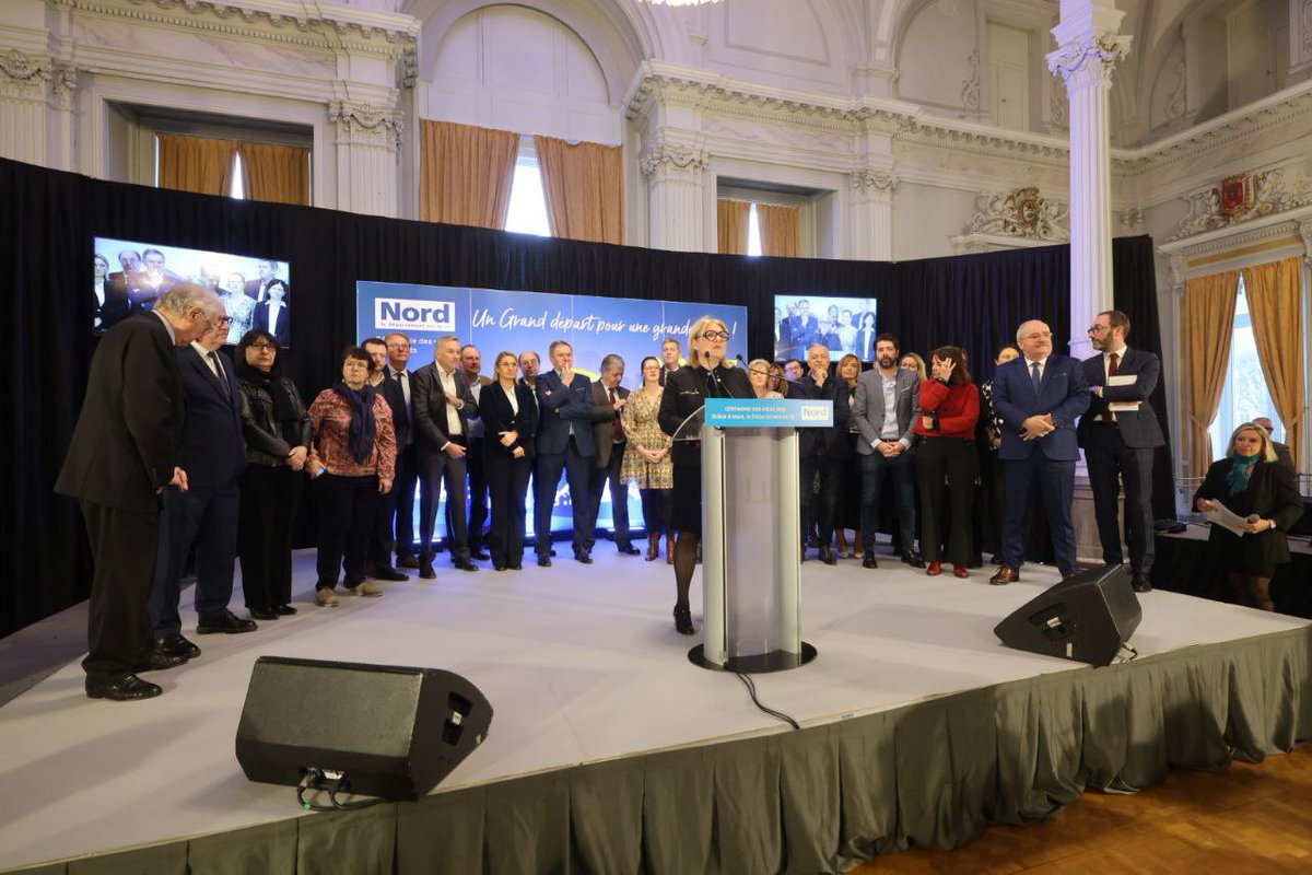 christianpoiret's tweet photo. Merci à nos collaborateurs de l’arrondissement de Lille venus nombreux ce lundi pour la traditionnelle cérémonie des vœux ! 

Nous travaillons ensemble pour protéger les Nordistes et les rendre heureux mais nous avons besoin de moyens de l’État. C’est mon combat : je défends le #Nord à Paris pour que notre département hors normes soit reconnu !