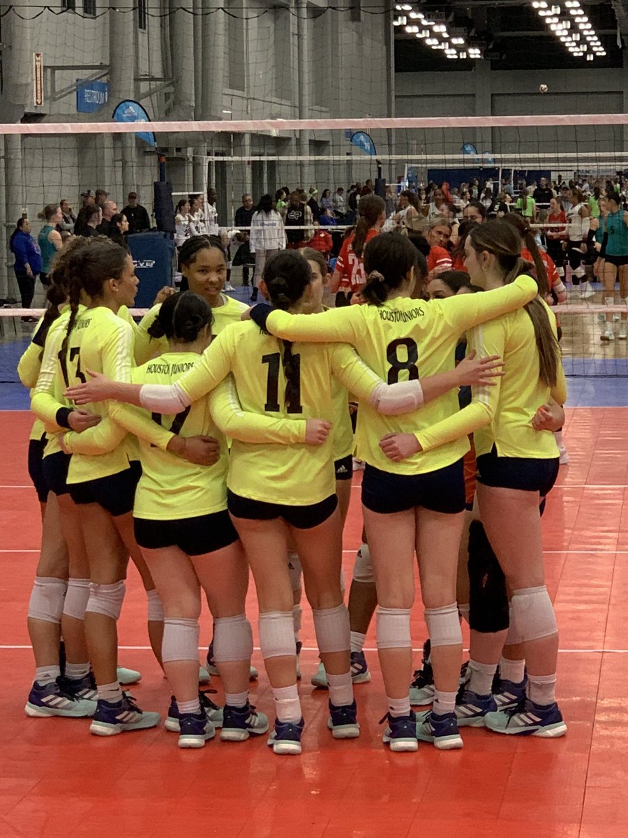 amberwhite_VB's tweet photo. Check out a few more moments from Adidas Lonestar Classic  - my team went 4-3. We worked hard now back in the lab to refine. #HJV18National @houstonjuniors #LastClubSZN https://t.co/I7l15g52jq