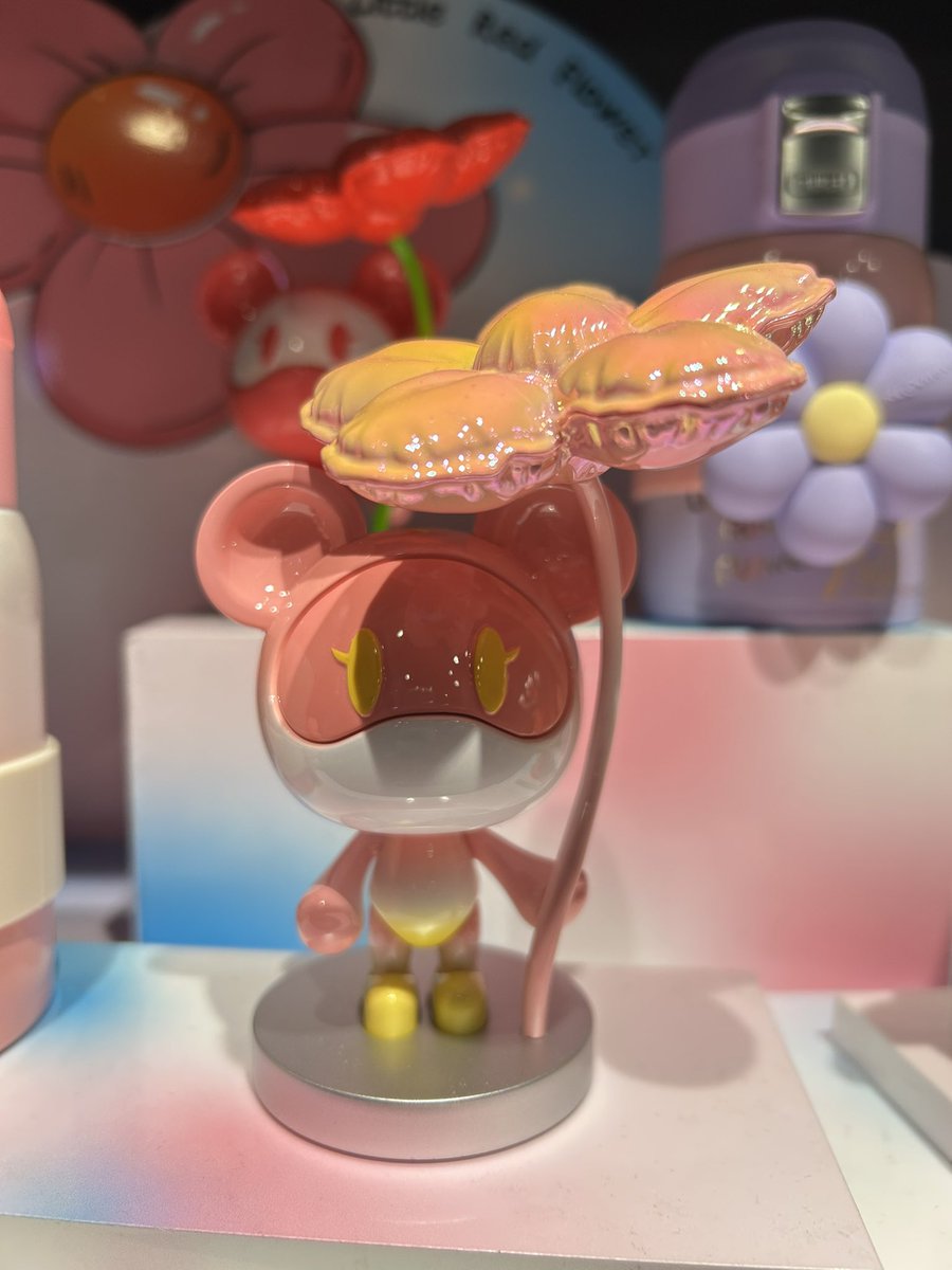 poy_panlapa's tweet image. Little red flower so cute
@spacetimecube
#cosmosbear
#spacetimecube
#seaconbangkae