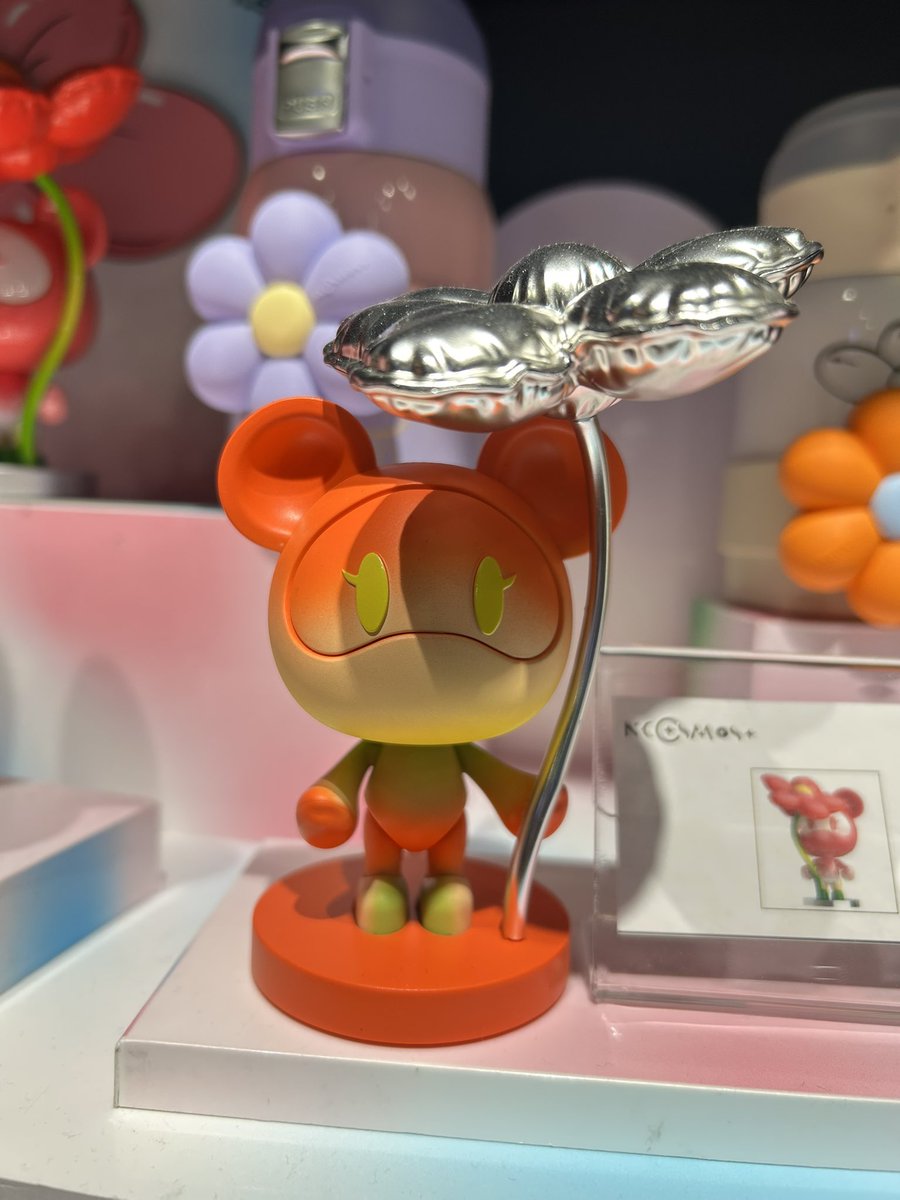 poy_panlapa's tweet image. Little red flower so cute
@spacetimecube
#cosmosbear
#spacetimecube
#seaconbangkae