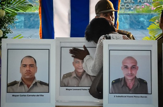 ESanchezcub's tweet photo. 🌵🇨🇺
Con profundo dolor #CubaHonra a sus hijos caídos en el cumplimiento del deber 🖤🇨🇺.

#ClaridadTunera @DiazCanelB @ESanchezcub #Cuba @MinfarC https://t.co/kIPpNpXmsL
