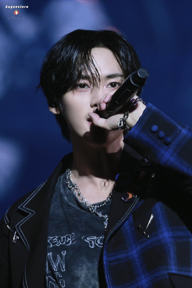 Litchiiland's tweet photo. 250118 Hong Kong DominATE

🎤

#리노
#리노는기여어
#Leeknow
#Straykids https://t.co/bTclXDXTD0