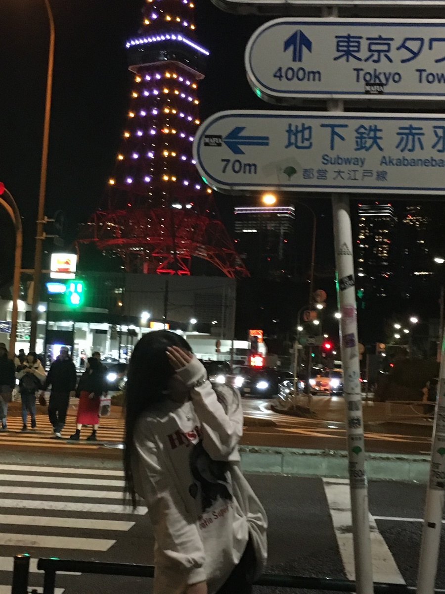 roraleef's tweet image. Letting the night guide my heart. ♡