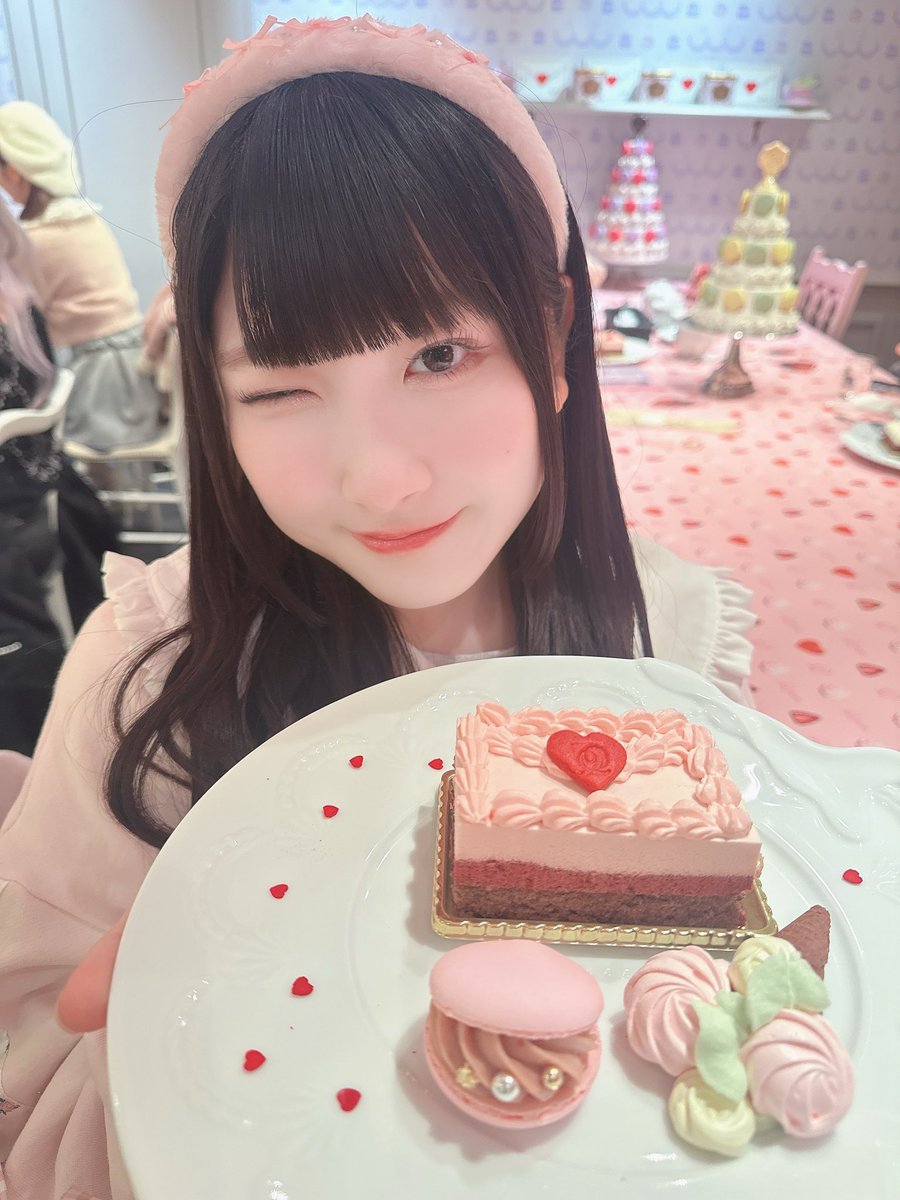 _sakurai_momo_'s tweet photo. かわいすぎるケーキ💌⟡.·🩷

#ノイミー #きゅんかわ https://t.co/EInl3pRUwj