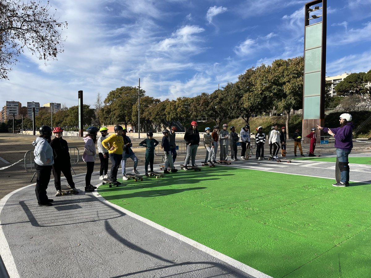 esportmataro's tweet photo. 🛹 Sessions de Skate surf
Aquest gener dins de les activitats dels dissabtes esportius del programa Connecta't amb l'Esport, ens hem posat el casc per anar sobre rodes!
Informació/Inscripció online
https://t.co/j6rMVJ9gpb
#ProjecteJESA @EsportsDiba
@Livetoride_es #EsportMataró https://t.co/Jl2PYZE0Gj