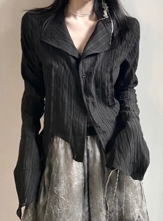 1. Ruffle blouse buat ke kampus
 s.shopee.co.id/9KSYYqMqxO
2. Sleeved back top black outfit s.shopee.co.id/VrA2hj3GD