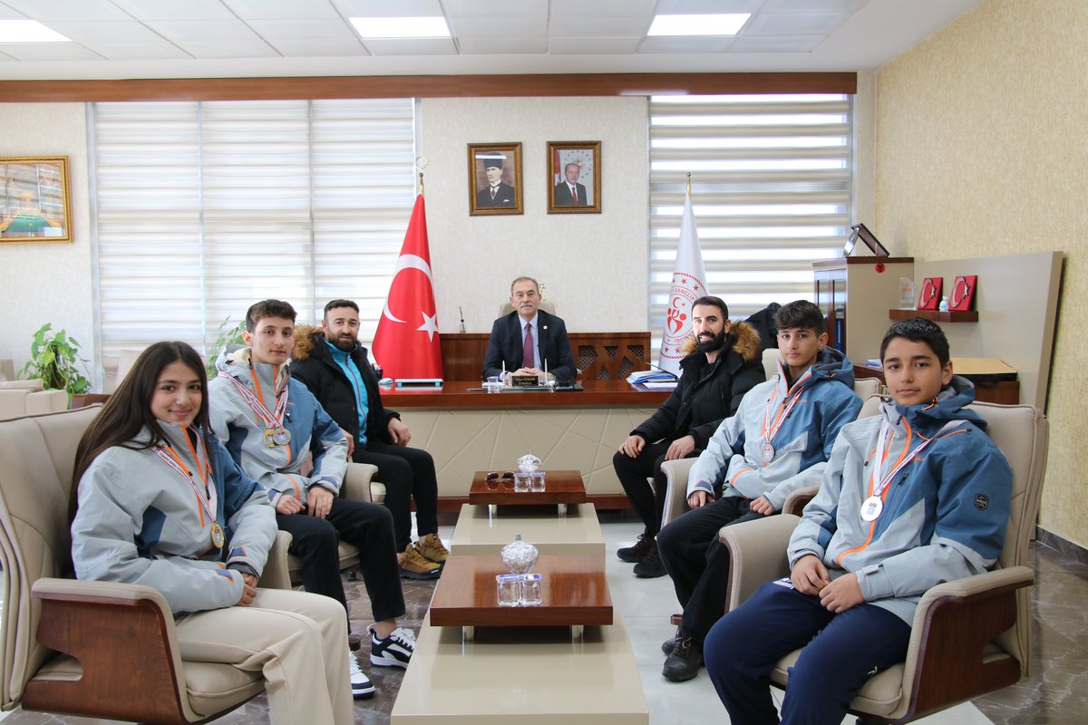 Yavru Kurtlarla …
🥇🥈🥉😉