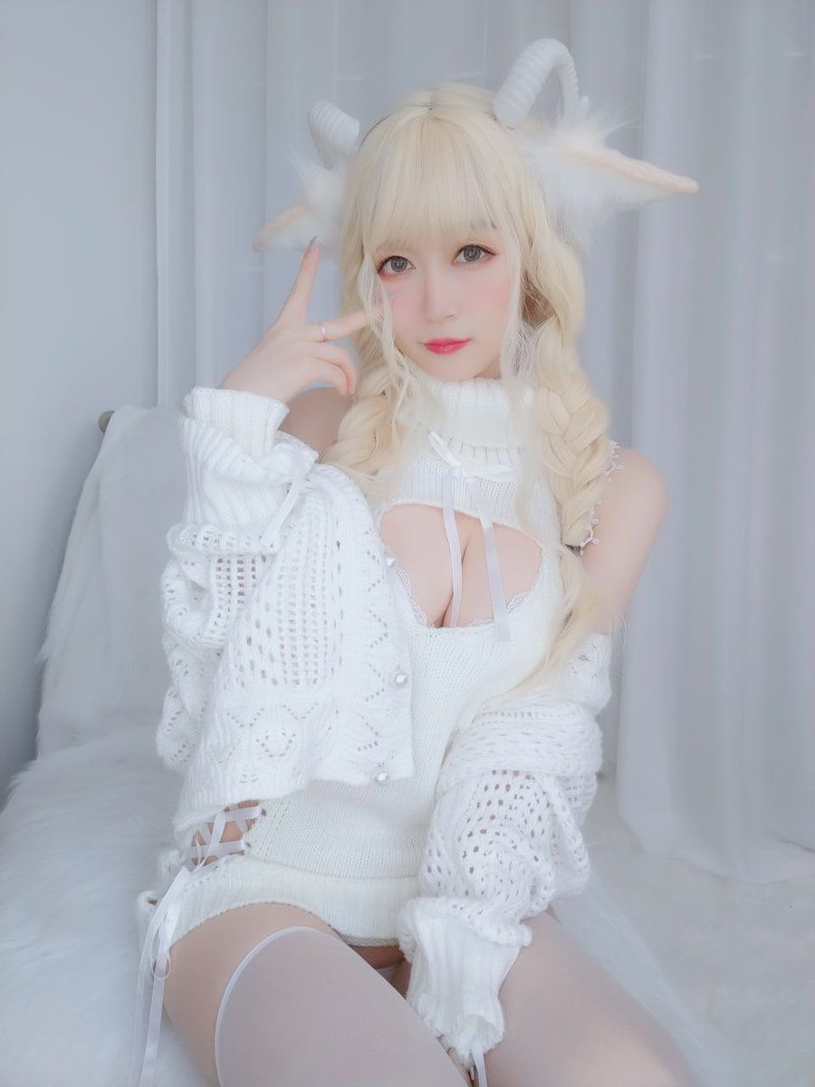 AlexiaW895's tweet photo. 中日混血美女 性格像猫咪 https://t.co/Bh0Oj1OAe9