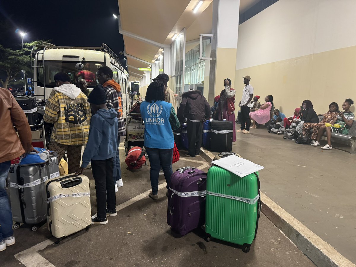 RefugeesCmr's tweet photo. 1️⃣3️⃣8️⃣refugees recently left Cameroon for the USA🇺🇸, totaling 5️⃣3️⃣4️⃣ resettled in 2024.

Thanks to @StatePRM and @CamerounOim for partnering with UNHCR to support &amp; ensure sustainable response for people forced to flee.

#HopeAwayFromHome https://t.co/YfpmeSP0HA