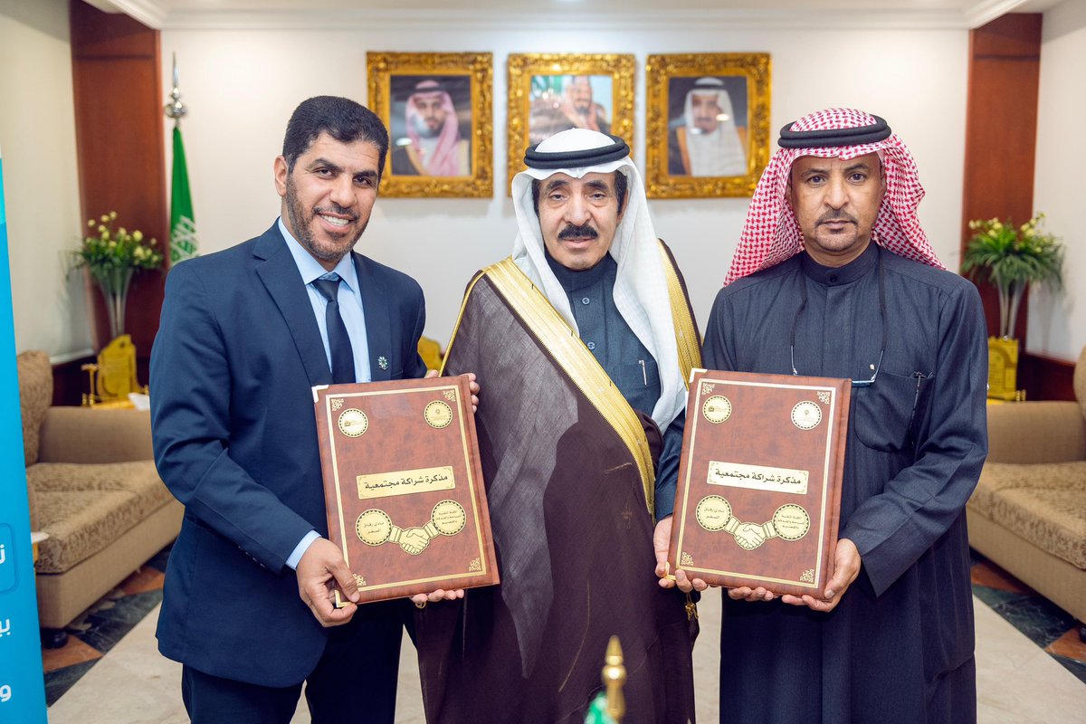 travelmatesclub's tweet image. بفضل الله وتوفيقه 
وبرعاية سعادة محافظ الرس 
الاستاذ حسين بن عبدالله العساف 
تم توقيع مذكرة شراكة مجتمعية  في محافظة الرس بين نادي رفاق السفر والكليه التقنية للسياحة والفندقة بالقصيم 
ممثلة في عميد الكليه المهندس 
  خالد بن محمد العماري 
ورئيس نادي رفاق السفر الاستاذ :خالد العمار