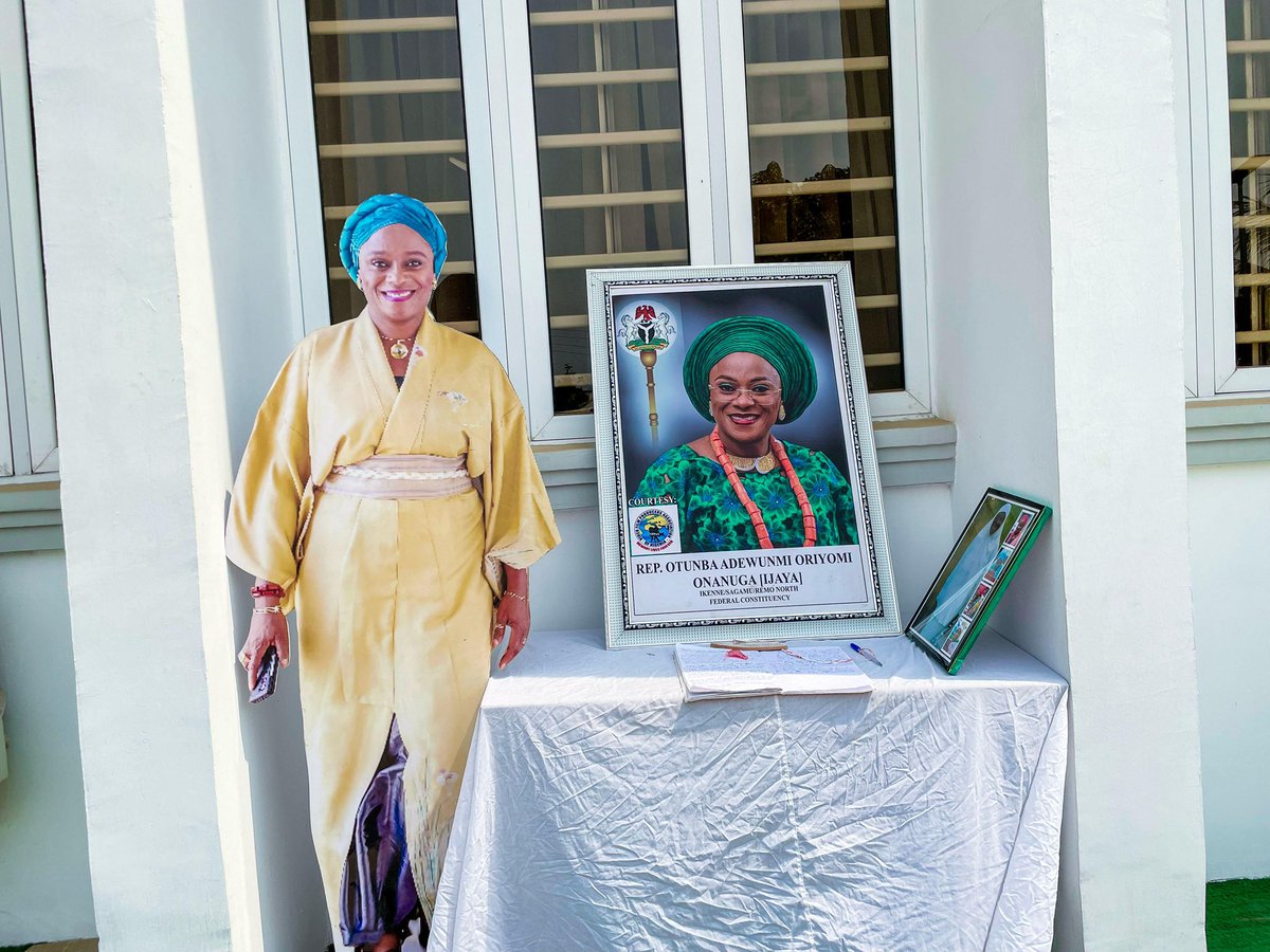ladiadebutu's tweet photo. Today, I paid a condolence visit to the family of the late Hon. Adewunmi Onanuga (IJAYA).

In this time of grief, we stand together to honour the life and legacy of a remarkable individual who touched many lives and served our people. 

May the Almighty grant the family strength and comfort during this difficult time.