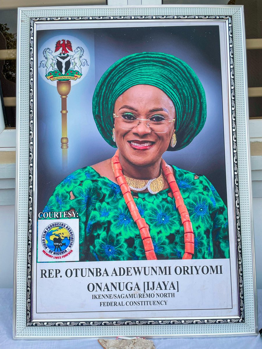 ladiadebutu's tweet photo. Today, I paid a condolence visit to the family of the late Hon. Adewunmi Onanuga (IJAYA).

In this time of grief, we stand together to honour the life and legacy of a remarkable individual who touched many lives and served our people. 

May the Almighty grant the family strength and comfort during this difficult time.