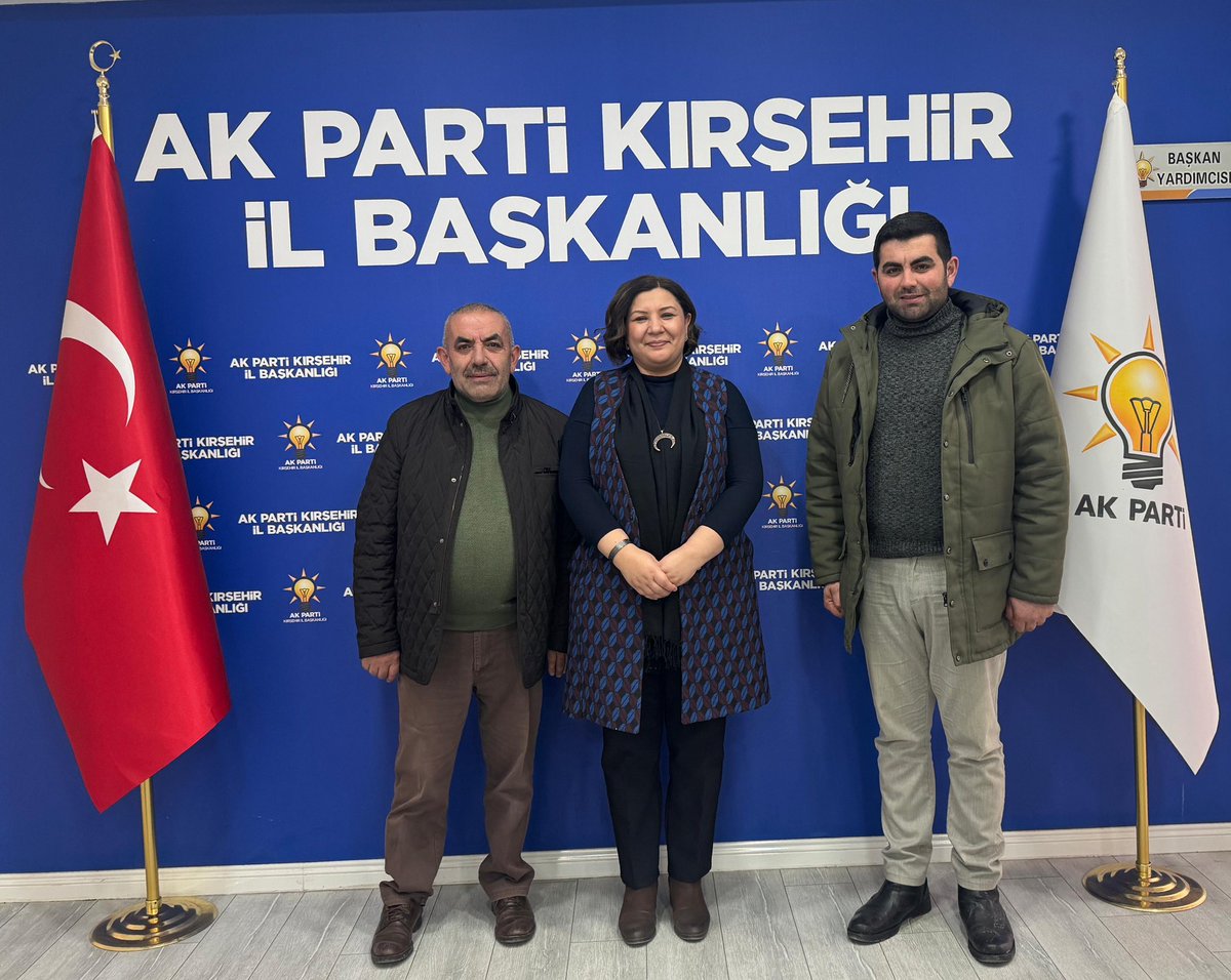 Ziyaretleri ile bizleri onurlandıran kurucularımızdan Mehmet Ali Alayurt’a, önceki dönemlerde Partimizin değişik kademelerinde görev yapmış Salih Tekeli abimize Süleyman Keleş’e ve Tosunburnu Muhtarımız Bektaş Karakoç’a ve Mehmet Karakoç’a nazik ziyaretleri için teşekkür