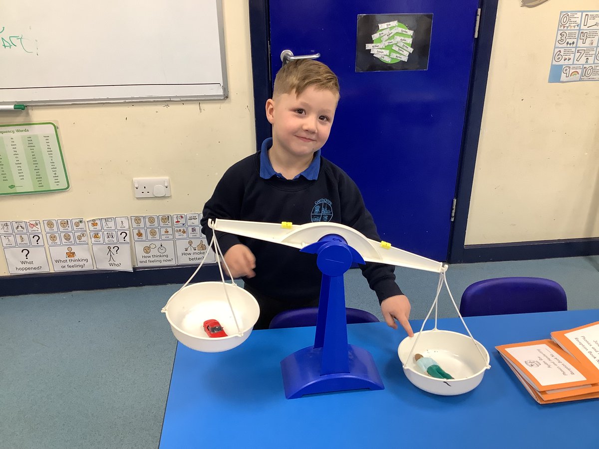 CaythorpeSchool's tweet photo. Children explored mass in maths today using weighing scales. “This one is heavier” “This one is lighter because it is higher” @WhiteRoseEd #nurturinghearts #inspiringminds https://t.co/3C83PMwDHn