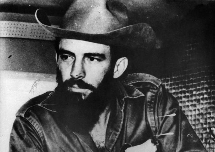 El 20 de enero de 1959 instaurado el gobierno revolucionario en el poder, fue designado Jefe del Estado Mayor del Ejército Rebelde el Señor de la Vanguardia, el querido comandante Camilo Cienfuegos. #TercerFrente #TenemosMemoria