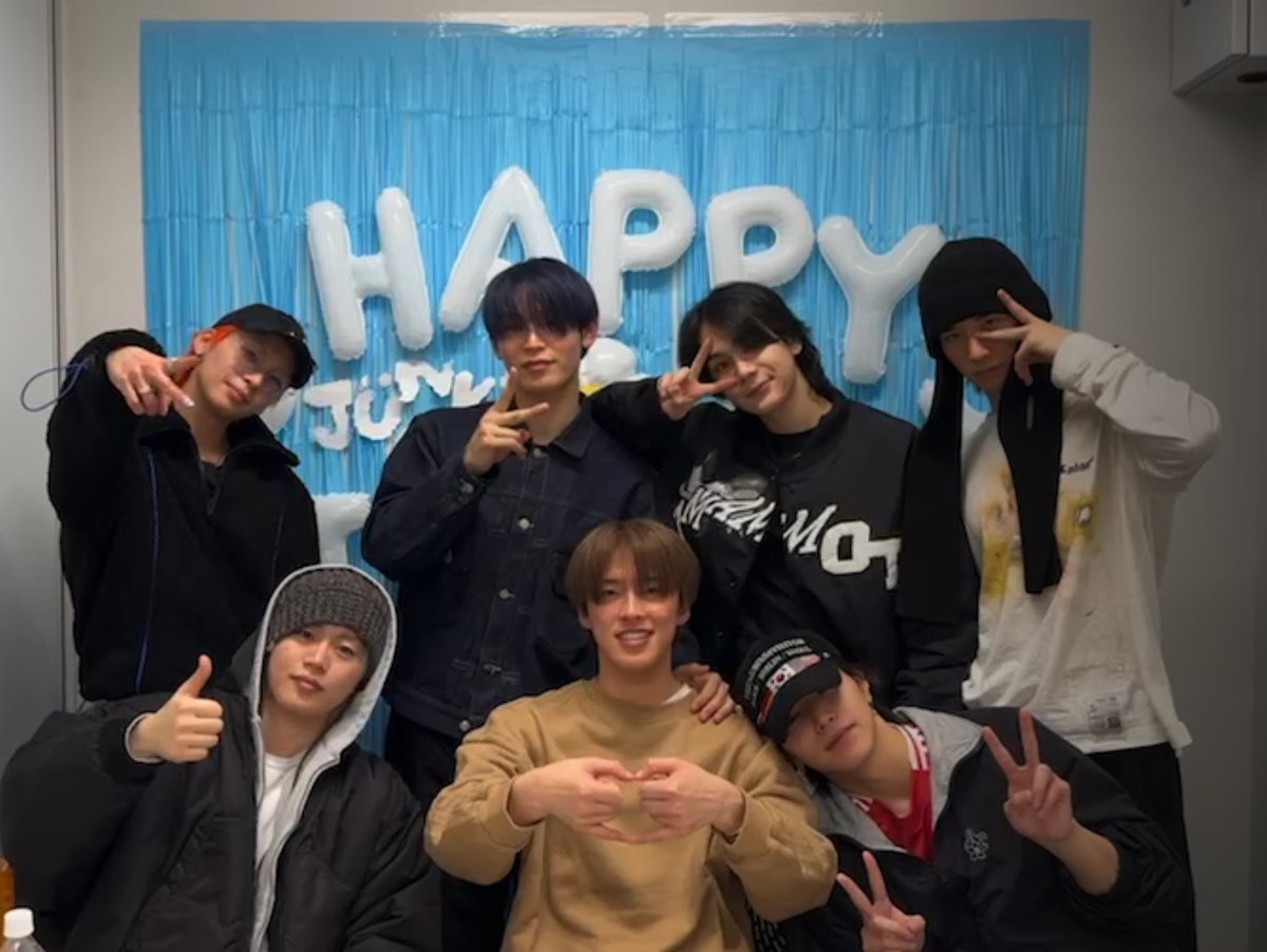 __Jmni's tweet photo. 本当に心からおめでとう🩵🩵🩵
#いつもいつでも純喜の歌が好き 
#HAPPYJUNKIDAY https://t.co/gkiYRvVvSn