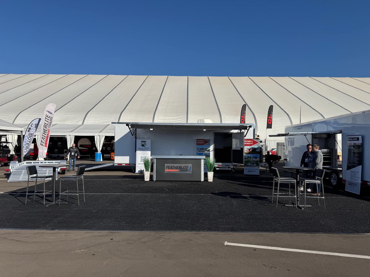 FeatherliteInc's tweet image. We’re here at Barrett-Jackson in Scottsdale, AZ, the premier collector car auction. Come see Featherlite car haulers, including the Model 4410! Dealer Luxury RVs of Arizona is ready to help you go home with a new Featherlite! #barrettjackson #barrettjacksonscottsdale #carauction