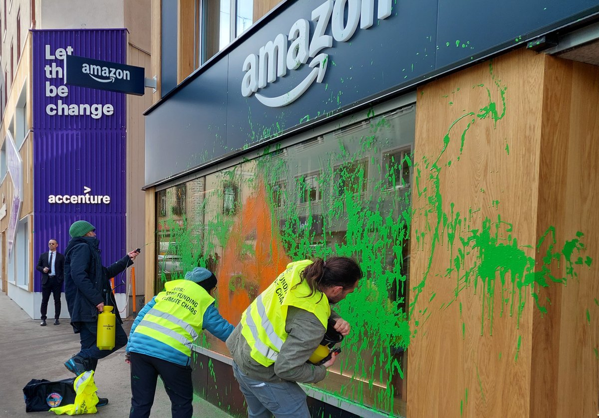 💻Ihr Technologiearm Amazon Web Services verkauft seine KI-Technologie speziell an fossilen Brennstoffe Unternehmen, um mehr Öl und Gas zu finden und extrahieren! Dieses Geschäft macht 10 % seines Umsatzes aus.

👉 amazonclimatejustice.org/our-research