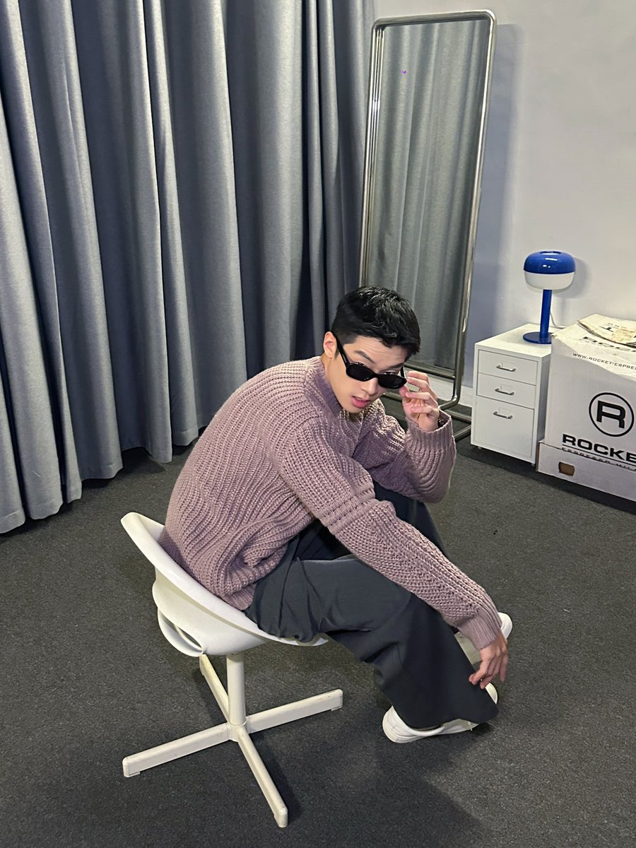 Isaacgoodboy's tweet photo. Fucking Monday https://t.co/hBMTMh5CLi