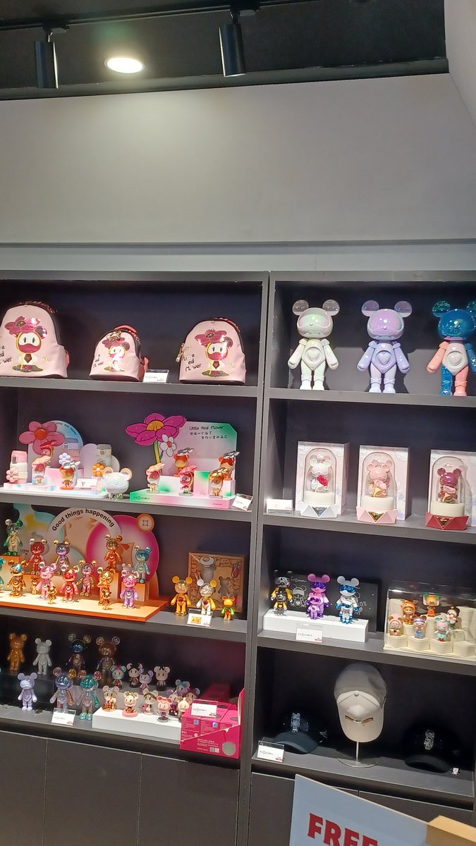 thanuchsss's tweet image. #cosmosbear #spacetimecube #seaconbangkae