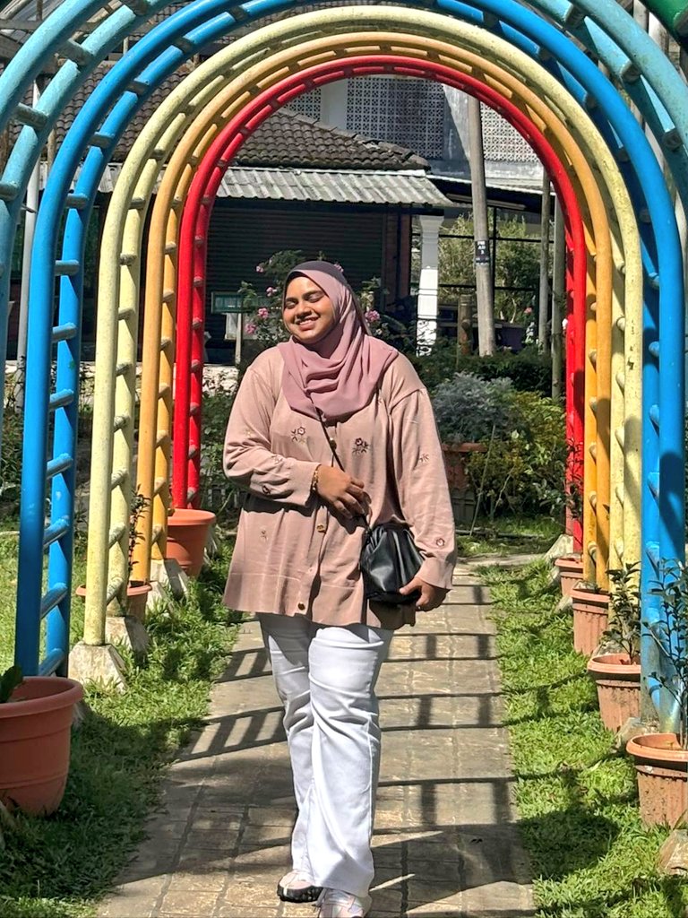 jamillasyaza's tweet photo. She has the prettiest eyes &amp; heart! (Tapi gue masih bingung kenapa dia masih single)

Hi friends of @TwtJodohMY ! I am helping my beloved friend to find her life partner.

Please leave nice messages on her ig https://t.co/9bVg65jAlS https://t.co/2bEpFbN9se