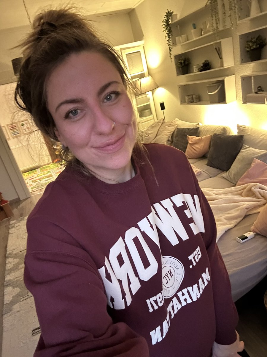 TinaBumBina's tweet photo. Hi bin live auf Twitch!

https://t.co/J4acIRPiWp

#twitch #twitchtv #twitchde https://t.co/YQvJ3f78Zq