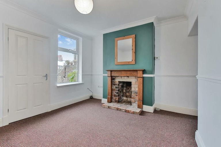 Indigo_Greens's tweet photo. Simon Says: "A deceptively large period terrace with two double bedrooms, two reception rooms and a first-floor bathroom, as well as a second en-suite WC... it's ready to move into with no onward chain!"
📍YO26 4RZ
🛏 2 Bedrooms
💚💛
#york #estateagent 

https://t.co/VjzS4mkTqy https://t.co/TwX3TICRy2
