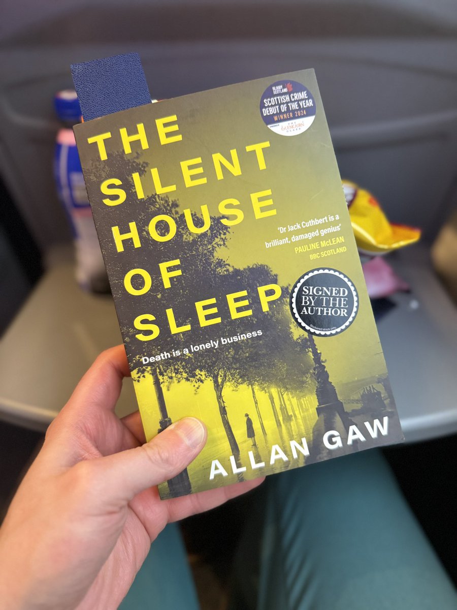 bookish_sam's tweet photo. On the train to London, got my book to keep me company on the way down! https://t.co/elyCX7Ob3B
