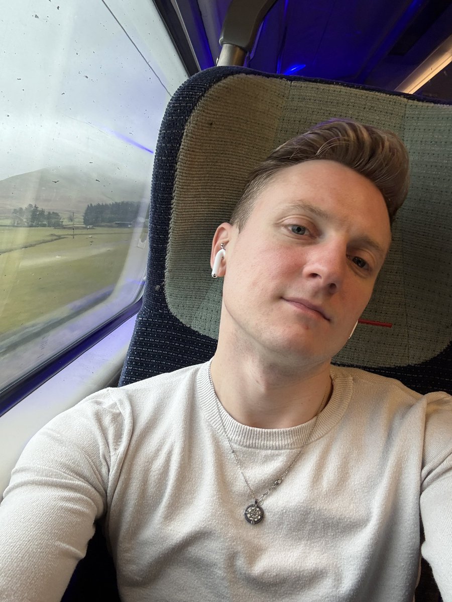 bookish_sam's tweet photo. On the train to London, got my book to keep me company on the way down! https://t.co/elyCX7Ob3B