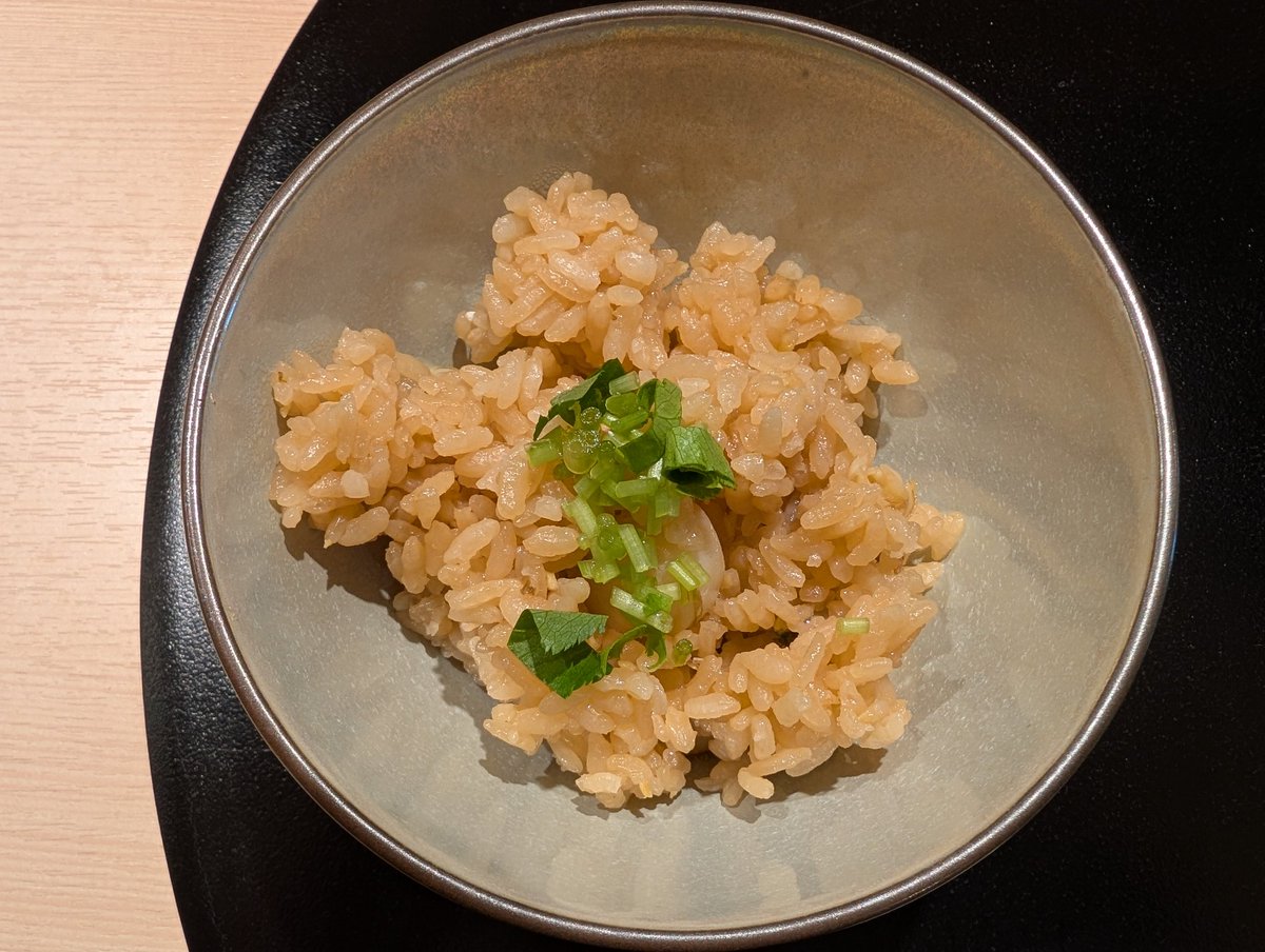 Televiken3rdGen's tweet photo. #中華蕎麦あお木
1/19㈰昼
師弟コラボ 
『いち林×あお木』
あさりと帆立の炊き込みご飯
㊗️10周年おめでとうございます🎊🎉
大好きな「中華蕎麦あお木」（自宅🏠🍜）の10周年コラボイベに参戦"(ﾉ*>∀<)ﾉ
黄金に輝くいち林様のスープに大ちゃんの美味い稲庭風麺が𝐍𝐢𝐜𝐞 コラボ✨幸せ過ぎる一杯🥹💖 https://t.co/gNSJxbm0ok