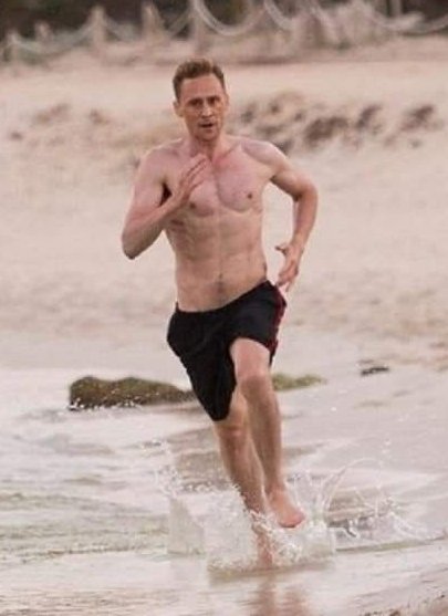 MilicaPloca's tweet image. #ManagerMonday  🔥 Who will win?  🤔🏃‍♂️😵‍💫🤪
#TomHiddleston #JonathanPine #TheNightManager