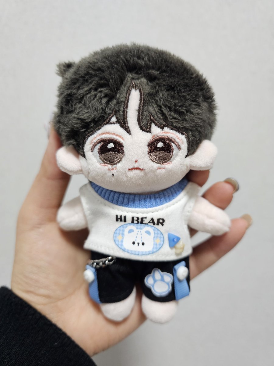 10nyeolcm's tweet photo. 우리애기 열딩이 꼬까옷 사줌🥹
열딩이 안경도 열심히 오는중 후헤헿
@YEOLDINGEE 
이리봐도 저리봐도 예쁜 아기🩵🩵 https://t.co/q0ZBBTMEbE