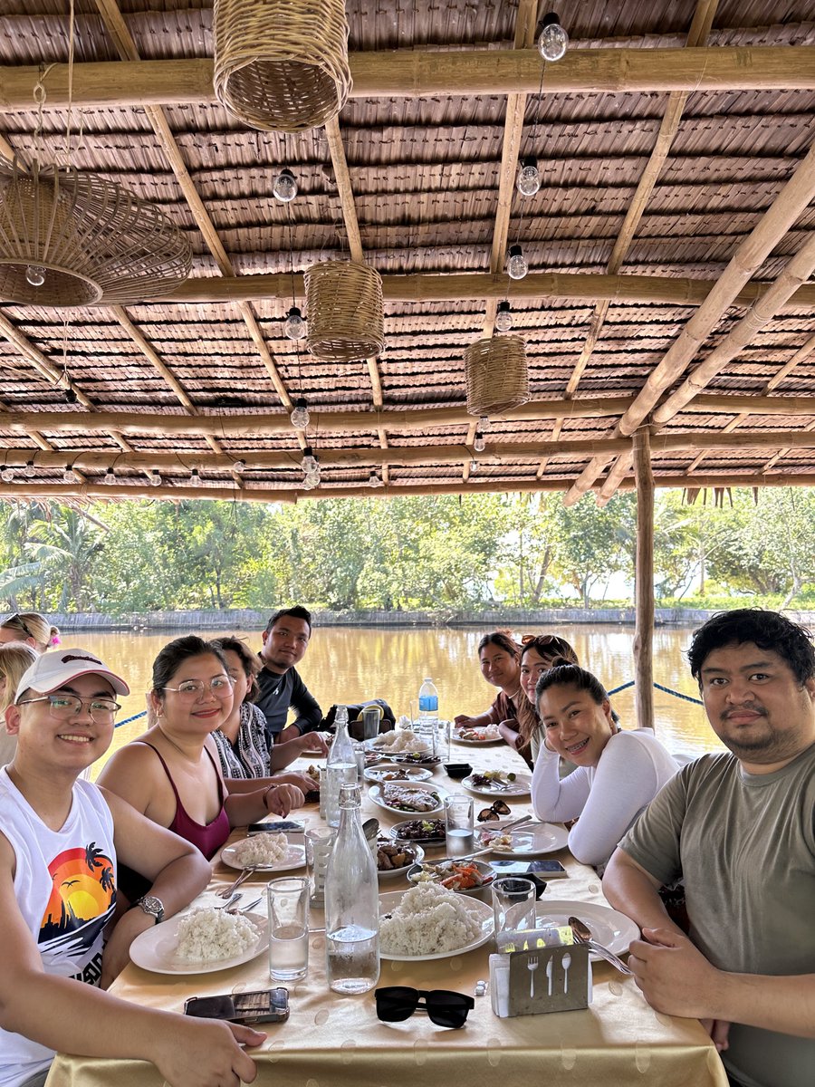 KingToph89's tweet photo. @LiveSmart @SMARTCares Day 4 sa Sarafi in #Calauit then #Conception Waterfalls in #Busuanga. Ended the day with a cheeseburger then whole body massage π
#Coron #Palawan https://t.co/vHQuNbHkkv