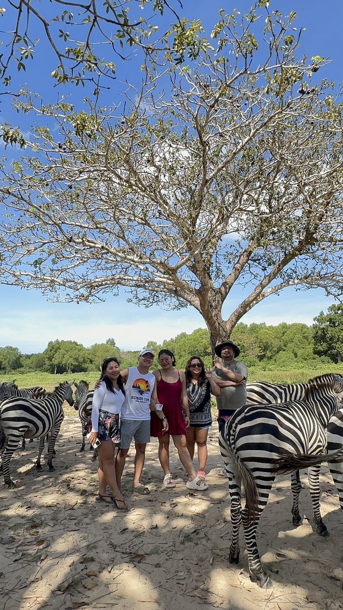 KingToph89's tweet photo. @LiveSmart @SMARTCares Day 4 sa Sarafi in #Calauit then #Conception Waterfalls in #Busuanga. Ended the day with a cheeseburger then whole body massage π
#Coron #Palawan https://t.co/vHQuNbHkkv
