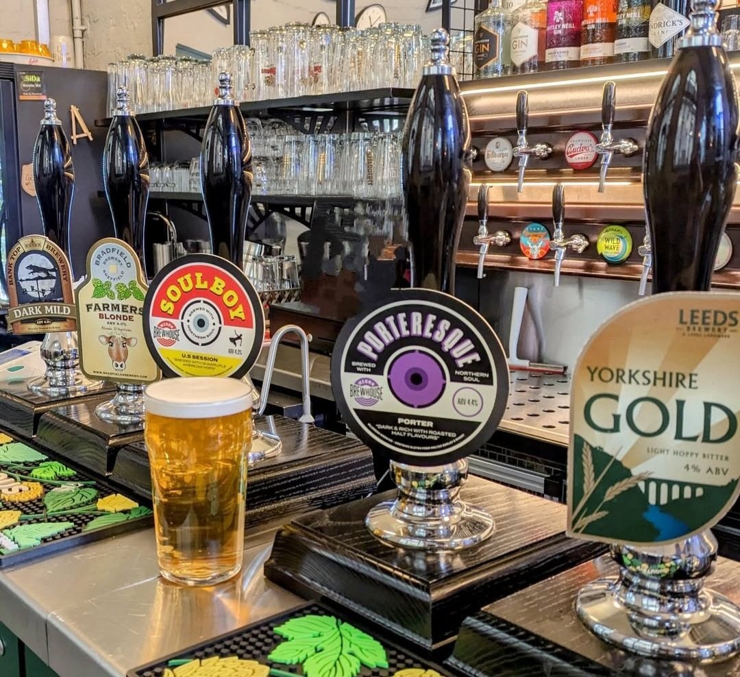 Victoria Tap (@tapvicmcr) on Twitter photo Nowt like a Monday re-set π» Open and pouring your favourites...
<a href="/BankTopBrewery/">Bank Top Brewery</a>
<a href="/BradfieldBrew/">Bradfield Brewery</a>
<a href="/Wiganbrewhouse/">Wiganbrewhouse</a>
Leeds Brewery Nowt like a Monday re-set π» Open and pouring your favourites...
<a href="/BankTopBrewery/">Bank Top Brewery</a>
<a href="/BradfieldBrew/">Bradfield Brewery</a>
<a href="/Wiganbrewhouse/">Wiganbrewhouse</a>
Leeds Brewery