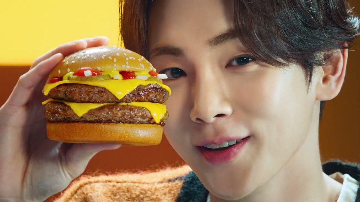 KEY X McDonald’s 🍔

youtu.be/3hdeH4E4yhE?si… 

#KEY #키
#SHINee #샤이니 
#McDonalds #맥도날드
#더블쿼터파운더치즈
