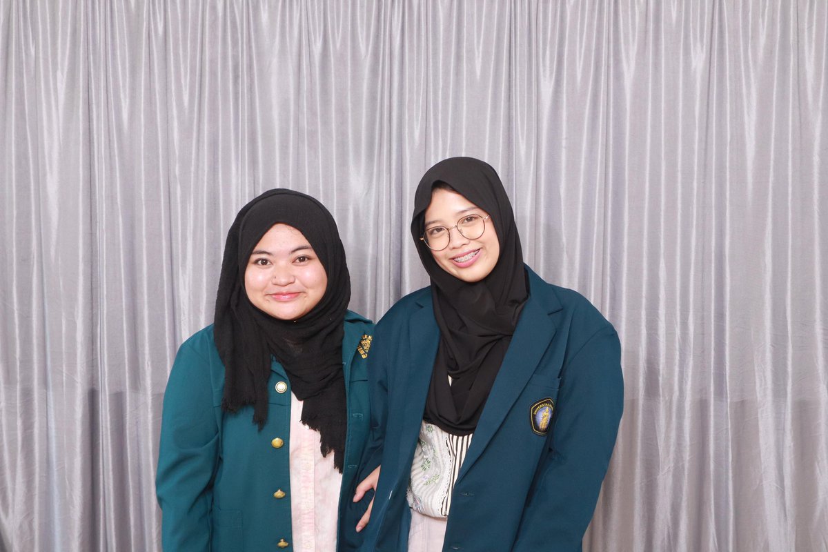 skiesloversss's tweet photo. tukeran almet sama dhiya😆💗 https://t.co/Q0yjof7c4q