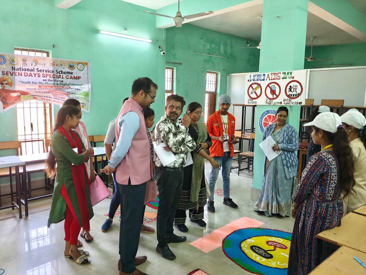 Vicky_Nss_vol83's tweet photo. Volunteers of @NSSUFNGCFCG organized a program on the occasion of National Youth Day Week (12-19 Jan. 2025) on the theme of #HIV_TB_and_Drug_De_addiction under the able guidance and direction of Program Officer @DBNSSPO (18/01/2025) @_NSSIndia @ashokshrotinss @NSSRDBhopal https://t.co/iWkDWgCeBb