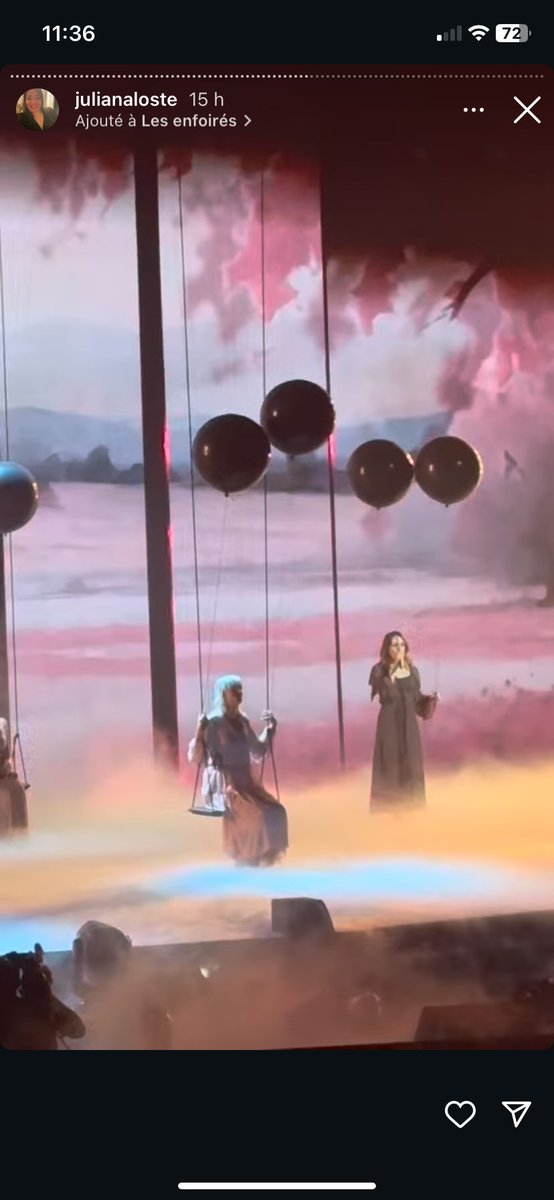 SofiaEssaidi06's tweet photo. @Sofia_Essaidi et les copines sur un tableau #avecletemps @enfoires 🤩🔥💫 #Merci 🙏 https://t.co/YMx8ik7NXP