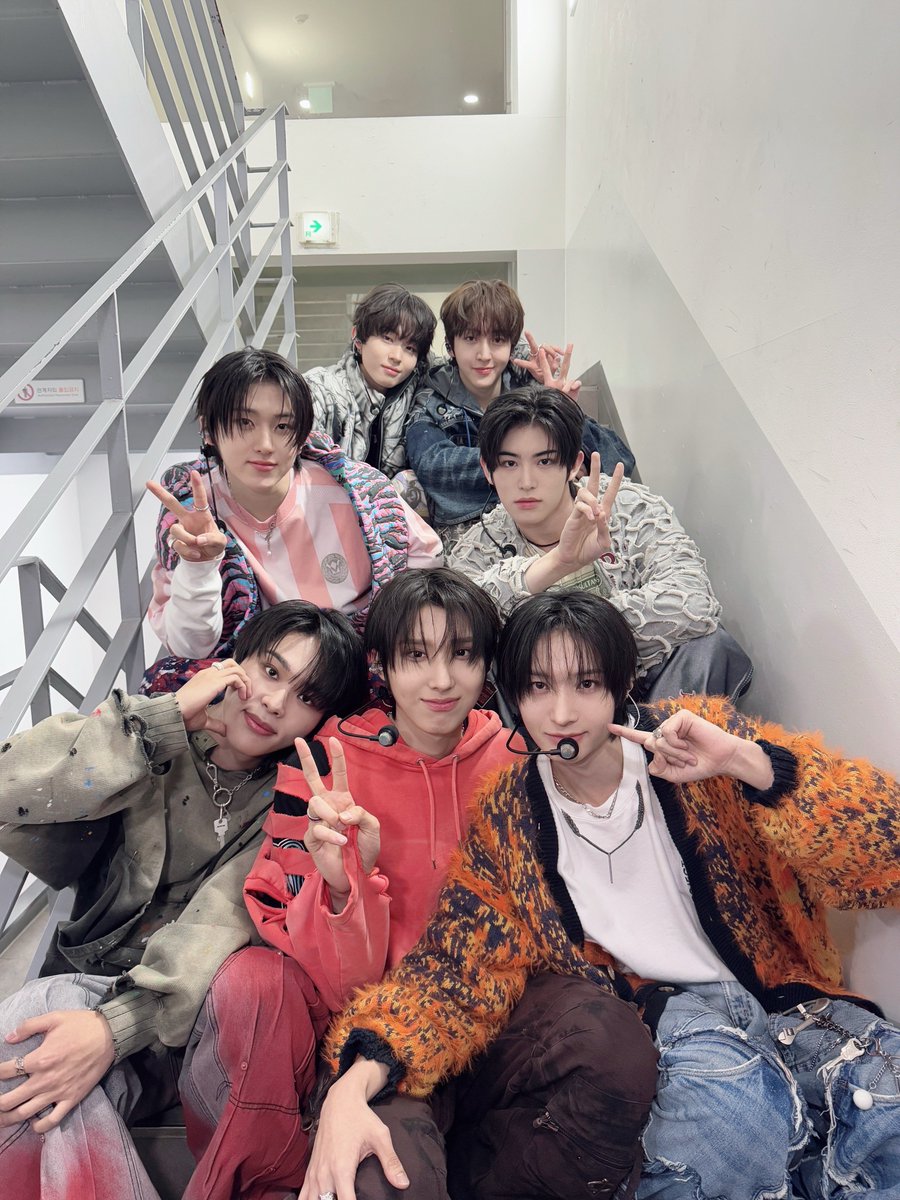 kickflip_jype's tweet image. 📸ᴋɪᴄᴋᴋɪᴄᴋᴅᴀʏ

250120
KickFlip DEBUT SHOWCASE

#KickFlip #킥플립
#Mama_Said #뭐가되려고
#Flip_it_Kick_it
#KickFlipDebut
#KickFlipSaid_이제시작인걸