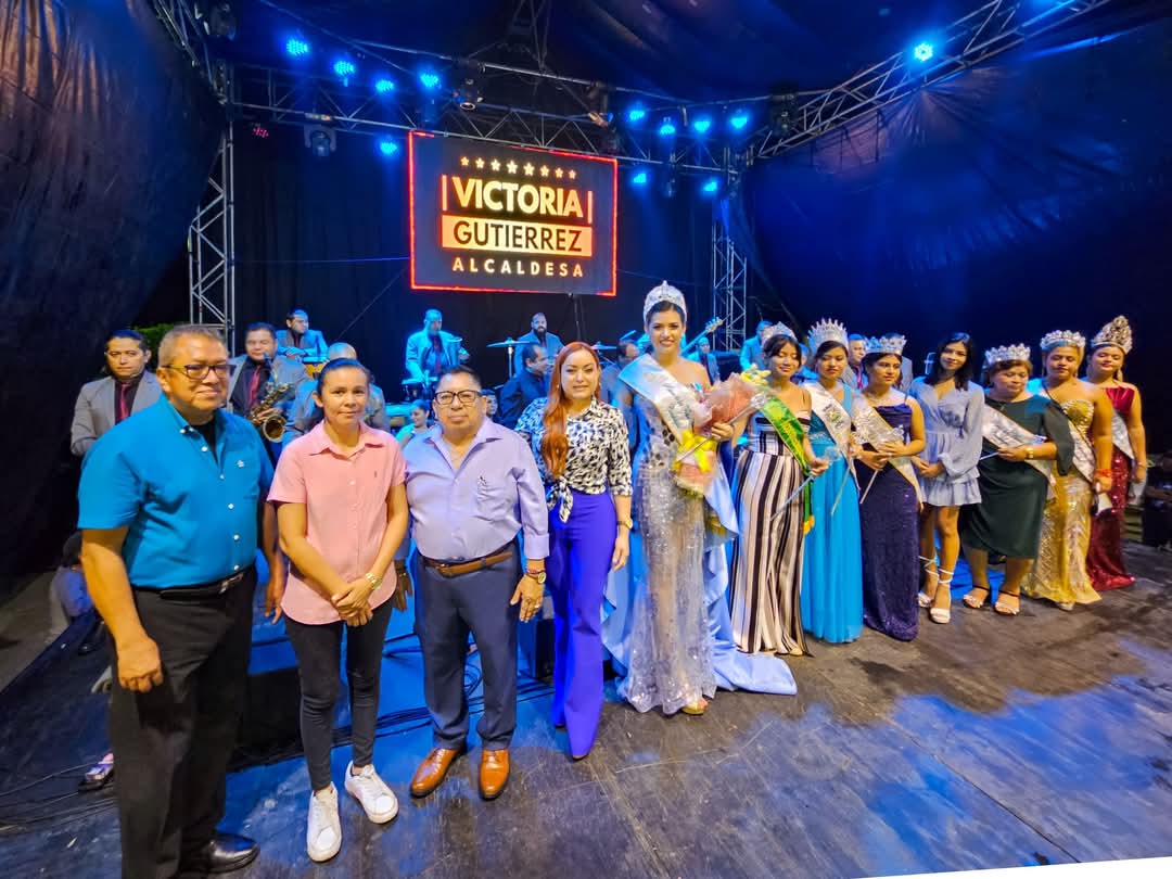 Nuestra alcaldesa de La Unión Sur, <a href="/Victoriag_sv/">Victoria Gutiérrez Salmerón</a>, asistió a la coronación de la nueva soberana de Conchagua, donde compartió con los asistentes de un ambiente de sana convivencia ciudadana, festivo y de total seguridad. 🥳✨

"Un placer enorme compartir con todos ustedes",