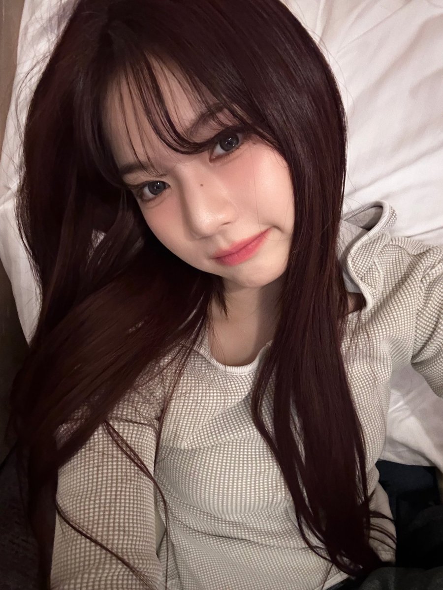 ISASLOOK's tweet photo. her facecard is INSANE

#STAYC #ISA #아이사 #스테이씨 https://t.co/KIoQYO3qre