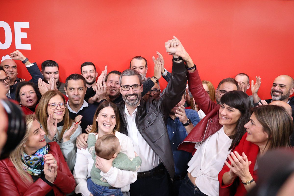 jj_garre's tweet photo. Enhorabuena a mi compañero y amigo @Lucassayala nuevo Secretario General del @PSOE_RM 

Unidos, fuertes, con talento y un proyecto claro para Liderar el futuro de la Región de Murcia. 

💪Vamos a por ello🌹❤️ https://t.co/iijMYaB6u9