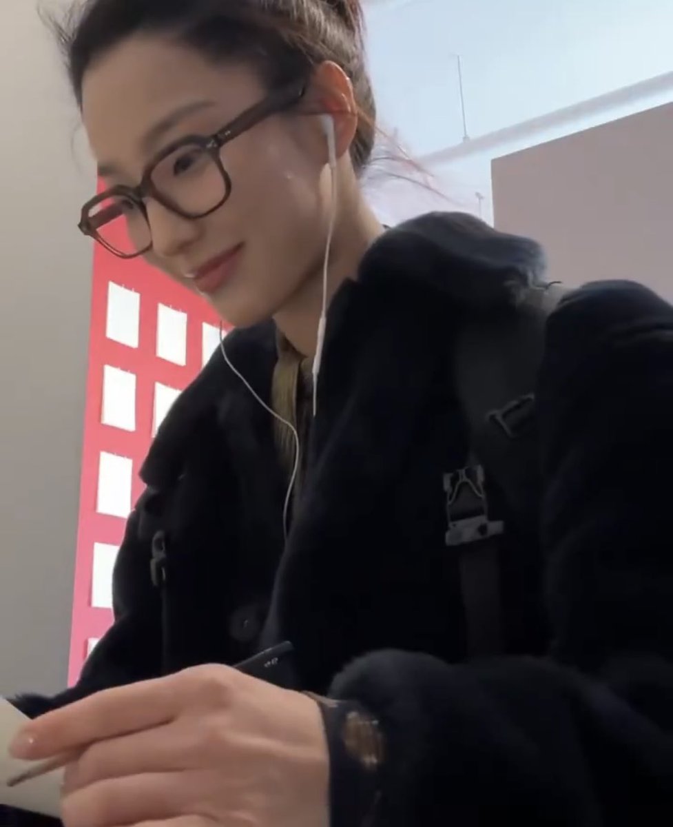 low quality saerom tweet media